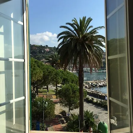 Una Finestra Sul Mare Apartment *